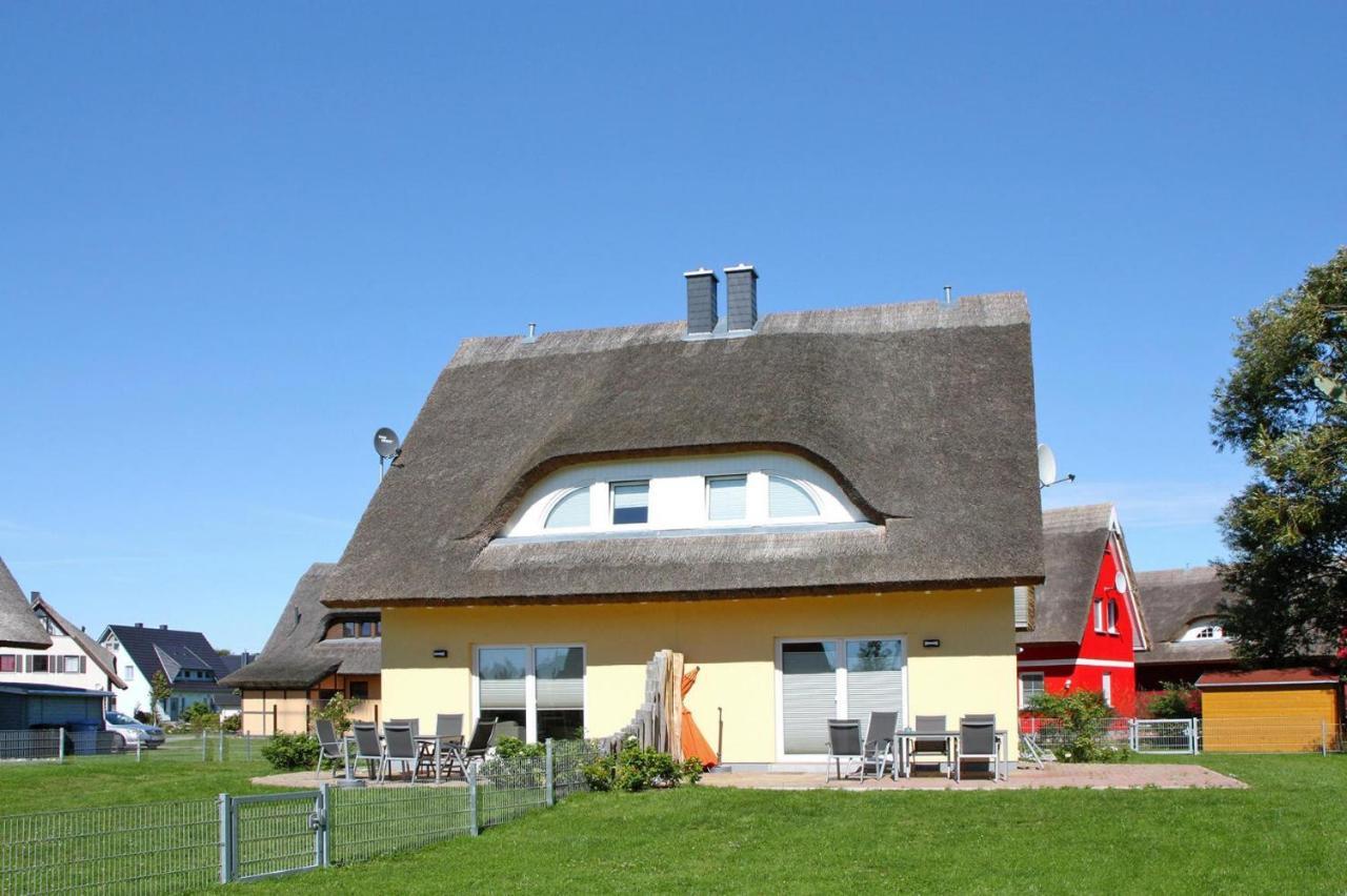Reetdachhaus Lotte Mit Sauna Und Kaminofen Am Yachthafen In Vieregge Exterior foto